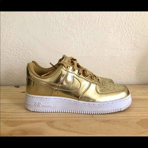 Nike Air Force 1 Metallic Gold